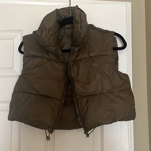 Mini puffer vest